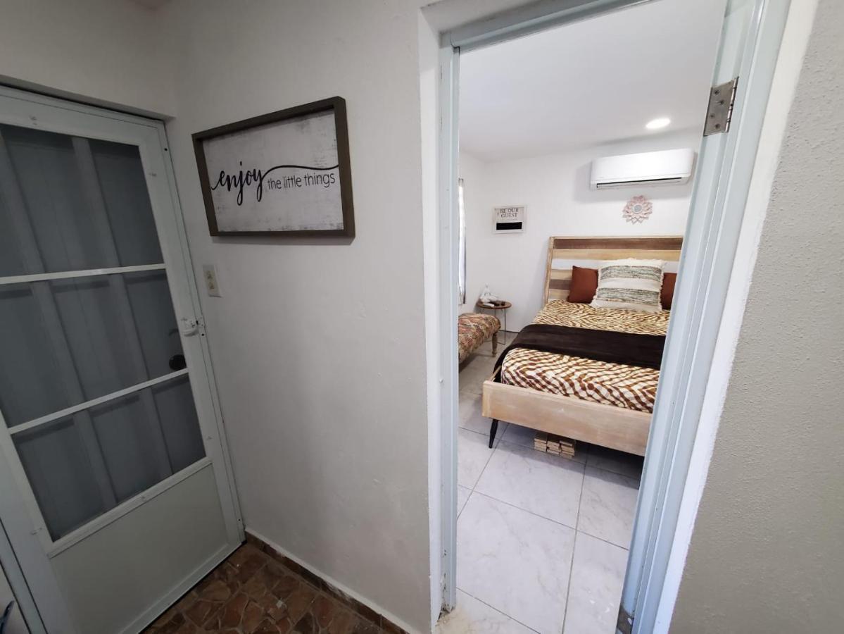 Aguadilla Breeze Apt In Gated Complex 8 Minute Walk To Crashboat Beach Exterior foto
