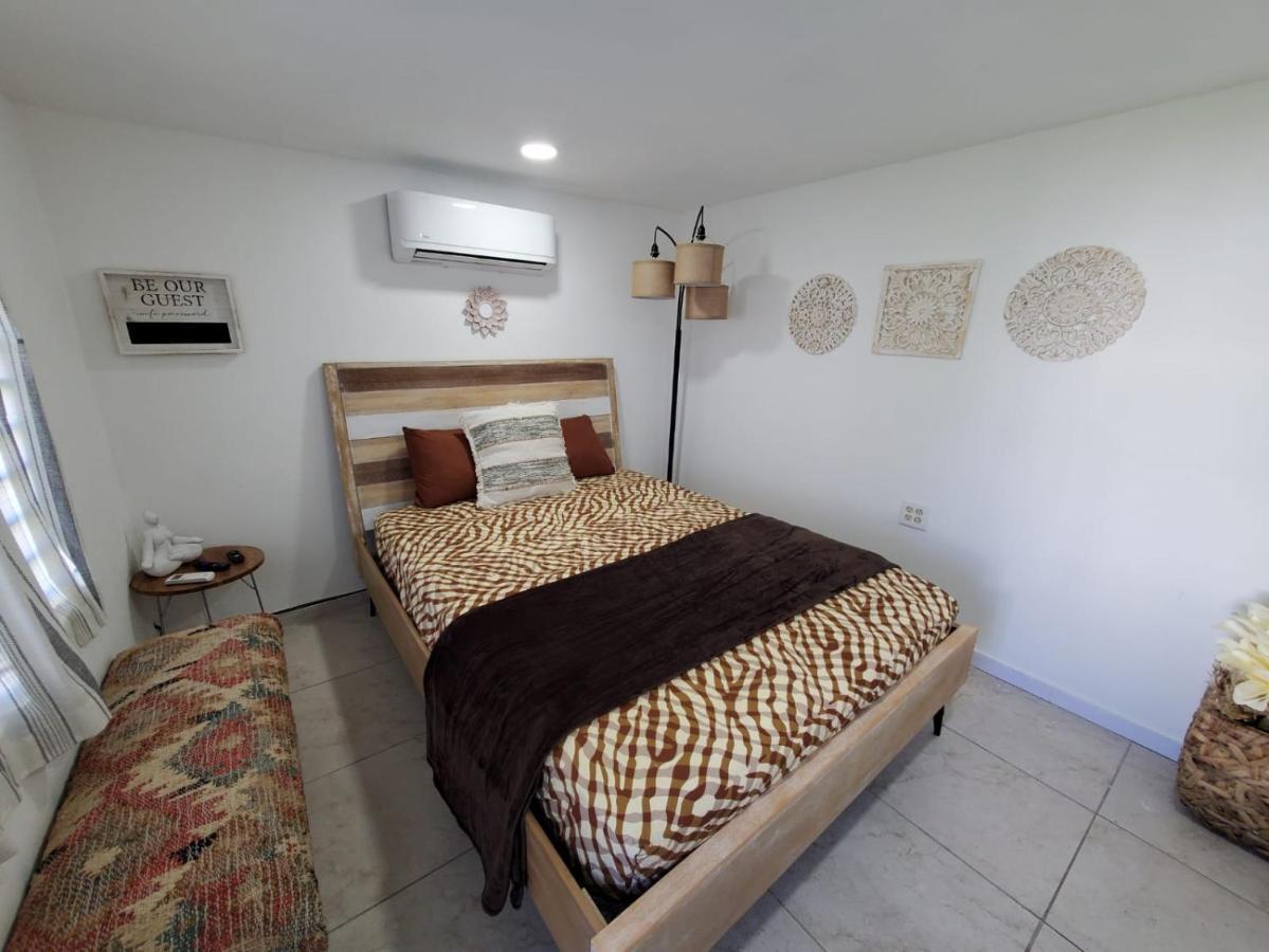 Aguadilla Breeze Apt In Gated Complex 8 Minute Walk To Crashboat Beach Exterior foto